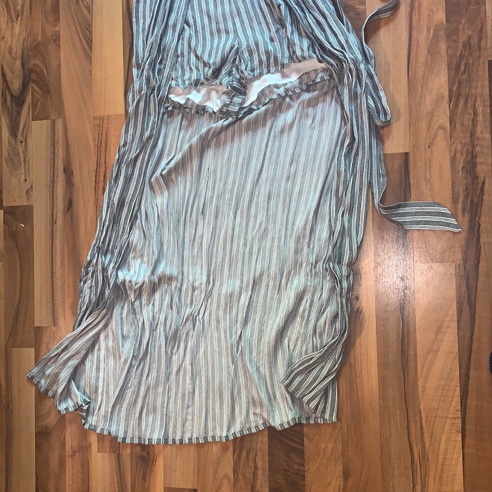 Romper - Picture 2 of 4